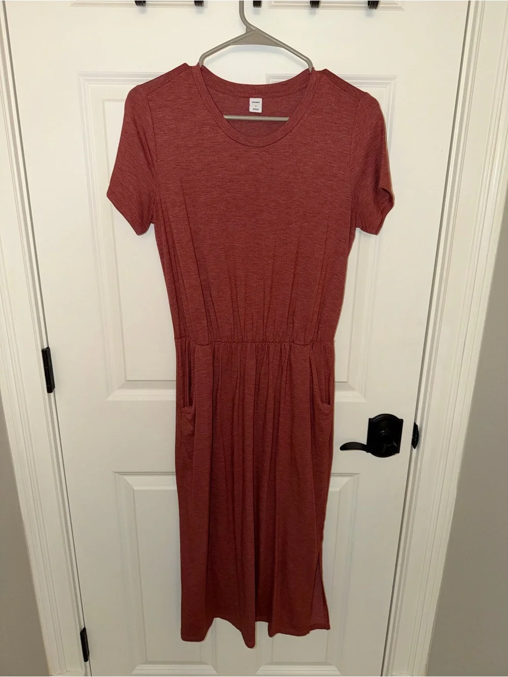 Old Navy Short Sleeve Midi Dress in Rust Red